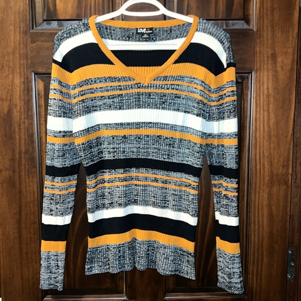 NWOT - Sweater - Love by Chesley